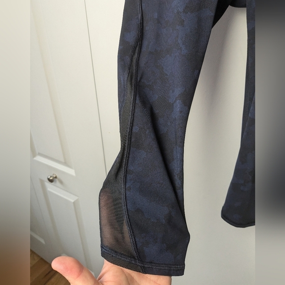 Lululemon Train Times Crop (17") Size 2 Camouflaged Midnight Navy Black / Black - Picture 9 of 16